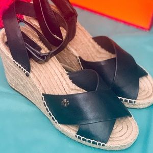 Tory Burch Bima Wedge Sandal.Navy. Size 7
